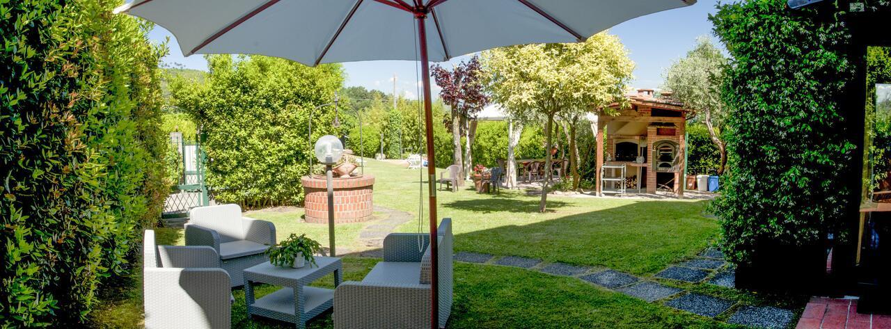 Casa Del Merlo Sant'Andrea di Compito Luaran gambar
